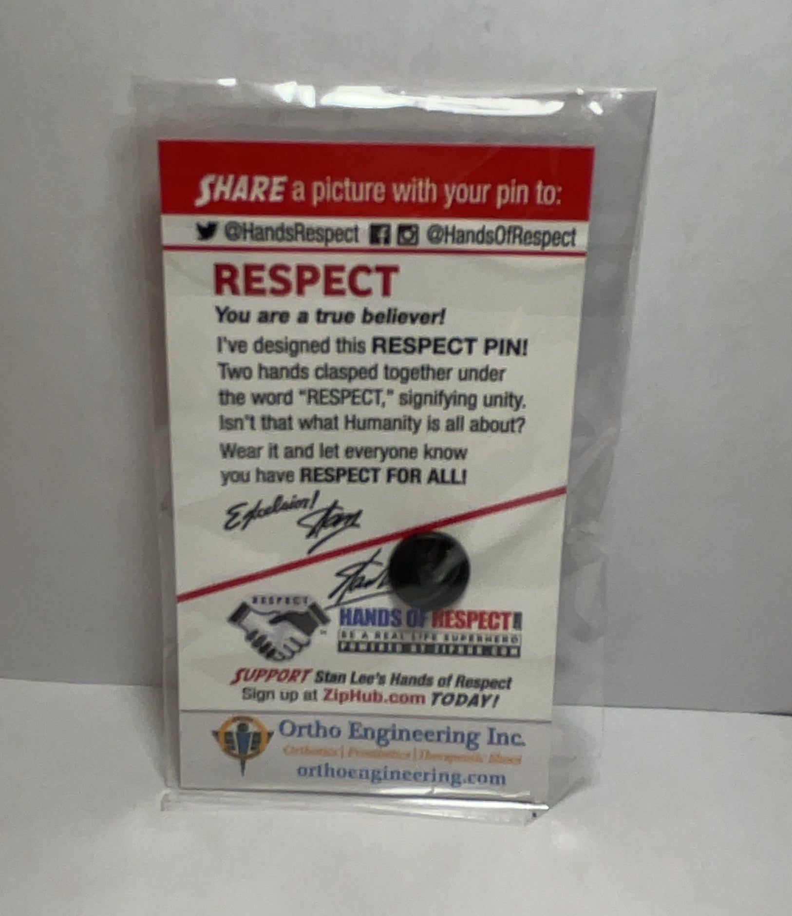 Stan Lee Hands of Respect Enamel Pin New In Package - photo 2