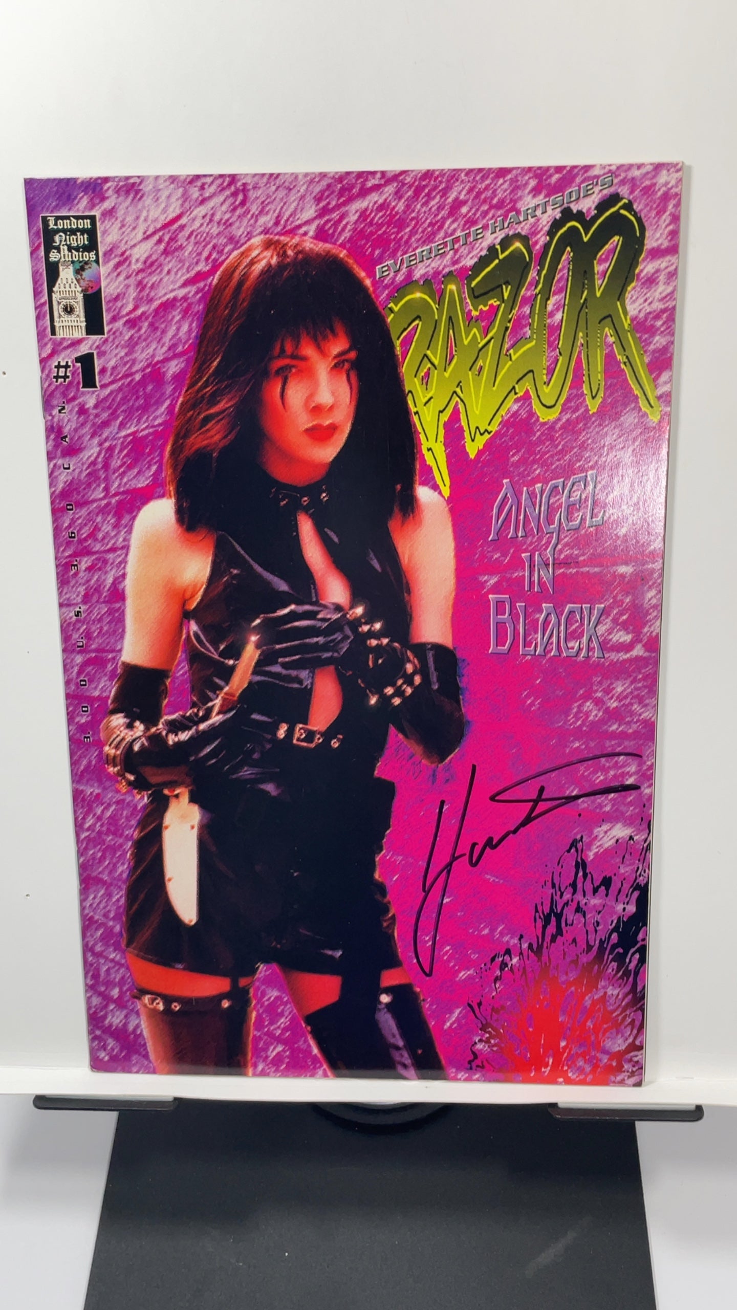 Razor #1 Angel in Black London Night Studios 1993 Signed Everette Hartsoe