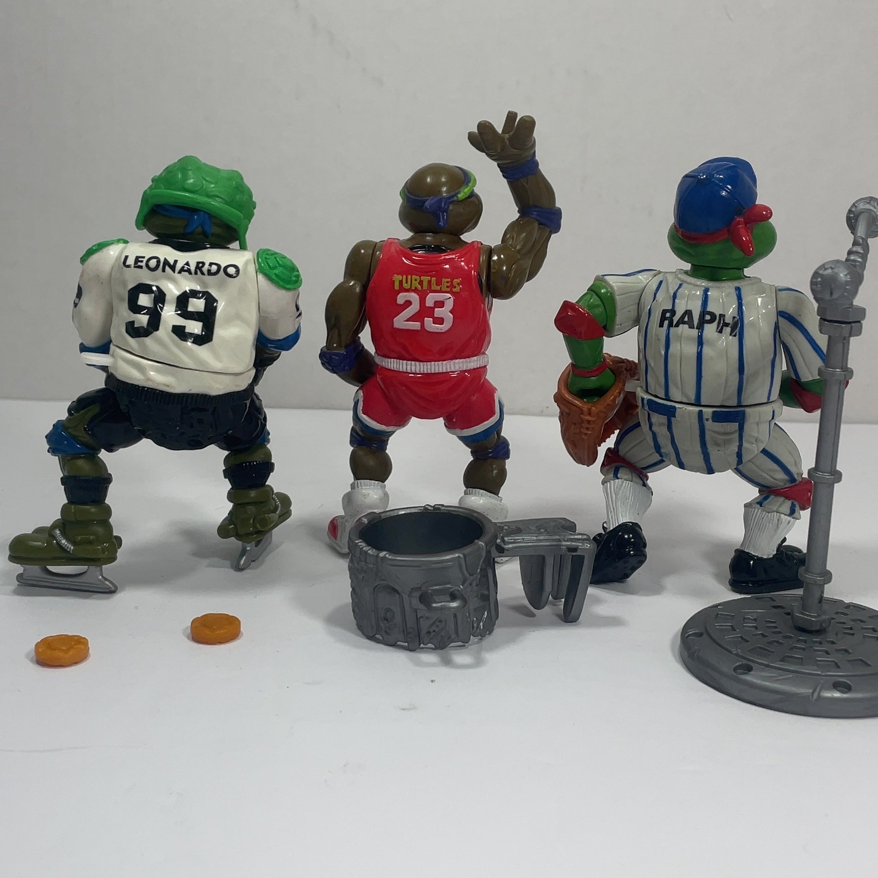 Vintage TMNT Sports Figures Lot Leonardo Donatello Raphael — photo 2